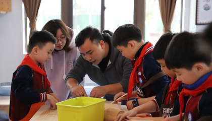 學(xué)習(xí)：以陶藝賦能新時(shí)代勞動(dòng)教育。